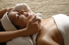 vente privée Soins visage coup déclat avec Reine De Beauté Soins And Bien-être