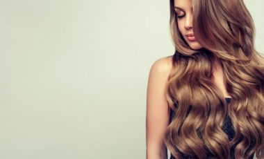 vente privée Shampoing soin brushing et mèches pour cheveux mi-longs (jusqu aux épaules)