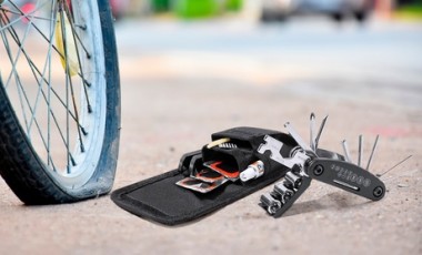 vente privée 1 ou 2 kits de réparation de vélo avec 14 accessoires avec sac