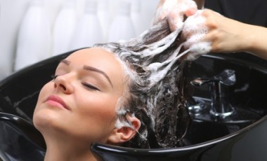 vente privée Shampoing soin coupe et brushing sur cheveux mi-longs