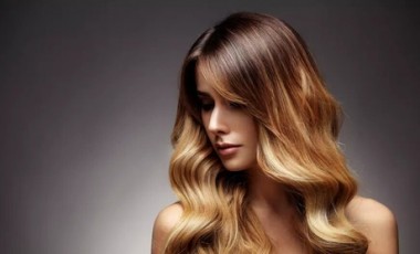 vente privée Forfait shampoing coupe brushing et coloration des racines : valable sur cheveux allant jusqu à mi-dos