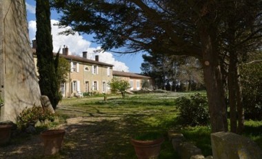 vente privée Pour 2 personnes avec 2 bouteilles de vin : visite du domaine et dégustation de 6 vins