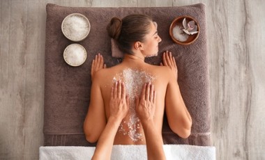 vente privée Soin Escale d 1h45 au choix (sous les cocotiers chocolatée aux agrumes zénifiante et florale ou dans les vignes)