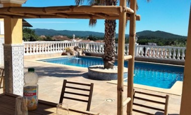 vente privée De 11 à 12 personnes : privatisation spa une demi-journée de 4h (piscine bain à remous terrasse)