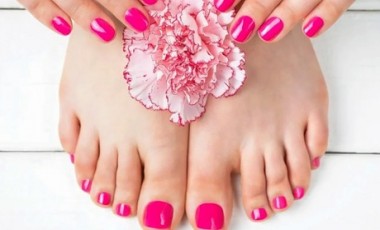 vente privée Pose de vernis semi-permanent mains ET pieds
