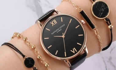 vente privée Montre avec cadran et 4 bracelets, coloris au choix