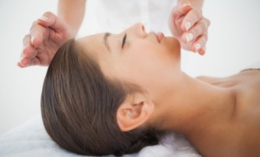 vente privée Séance d 1h15 de massage du corps et du visage associé avec du reiki