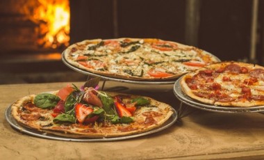 vente privée 2 pizzas au choix 2 desserts et 2 cafés (hors café gourmand et coupe de glaces) - sur place