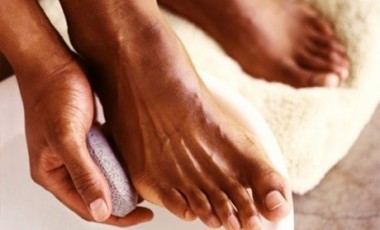 vente privée Soins des pieds (sans vernis /hommes) + massage dos offert