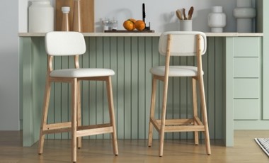 vente privée Lot de 2 chaises de bar Clyde de Doosense : Ecru et bois teinté noyer