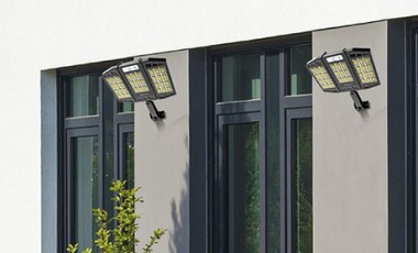 vente privée Projecteur à LED solaire avec détecteur de mouvement et télécommande