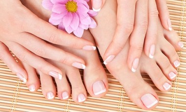 vente privée Beauté des pieds d 1h avec soin complet sans vernis + Modelage des pieds