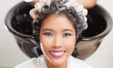 vente privée Shampoing coupe brushing et couleur ou balayage valables sur toutes longueurs de cheveux