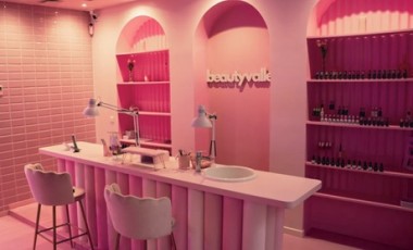 vente privée Beauté des mains ou des pieds avec pose de vernis semi-permanent