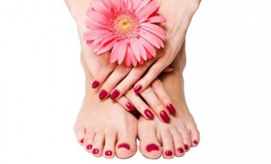vente privée Pose de gel avec extension ongles au chablon ou popit et vernis semis permanent - sur les mains
