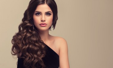 vente privée Shampoing coupe et brushing - jusqu à cheveux long