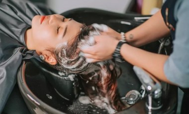 vente privée Shampoing soins mèches (racines) et brushing toutes longueurs