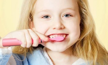 vente privée Brosse à dents électrique pour enfant avec 6 têtes : Rose