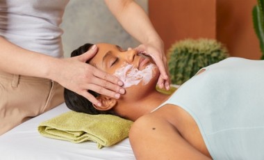 vente privée Formule beauté et bien-être avec soin du visage de 30 min. et massage du corps d 1h