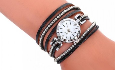 vente privée Montre avec bracelet serpent et strass pour femmes
