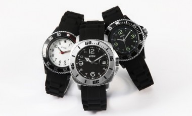 vente privée 1 ou 2 montres analogiques à mouvement à quartz de la marque 4You avec bracelet en silicone, coloris et modèle au choix