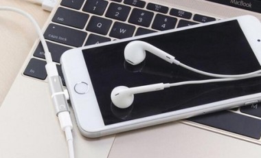 vente privée Adaptateur Lightning®, pour chargement et écoute de la musique