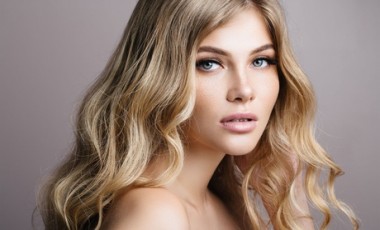 vente privée Cheveux longs à très longs : balayage shampoing soin profond coupe et brushing