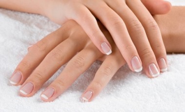 vente privée Soin de si jolis pieds avec pose de vernis semi-permanent pieds