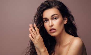 vente privée Forfait décoloration coupe et brushing pour cheveux courts