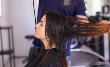 vente privée Shampoing coupe et brushing (sur toutes longueurs de cheveux)