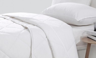 vente privée Couette 4 saisons en microfibre : 250 x 200 cm