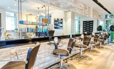 vente privée Balayage shampoing coupe et brushing pour cheveux courts mi-longs et longs