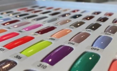 vente privée Beauté des mains ou des pieds + vernis semi permanent + french sur mains ou pieds