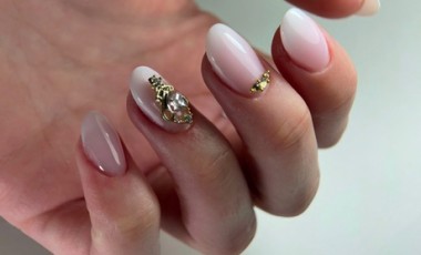 vente privée Pose de vernis semi-permanent sur les mains ou les pieds