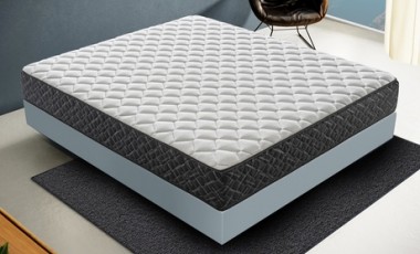 vente privée Matelas hybride en mousse à mémoire de forme et ressorts ensachés : 135 x 190