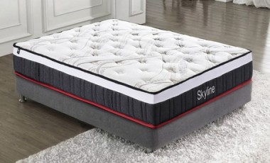vente privée Matelas Skyline à mémoire de forme et ressorts ensachés Sampur : 180 x 200 cm