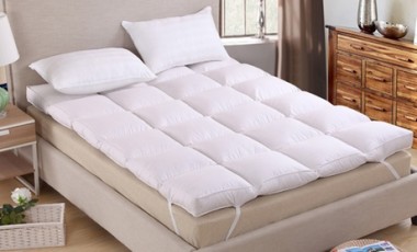 vente privée Surmatelas en plumes de canard Sampur : 160 x 200 cm