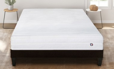 vente privée Matelas mousse haute densité : Matelas + sommier + pack dodo / 140 x 190 cm