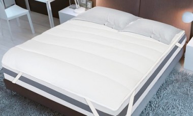 vente privée Surmatelas pour lit double avec garnissage anti-acariens