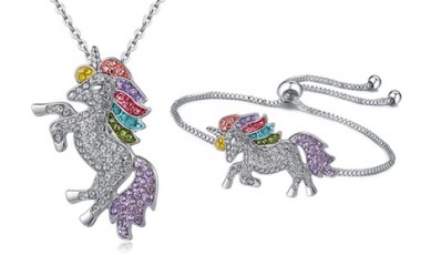 vente privée Bijou avec pendentif en forme de licorne : Collier / x 1